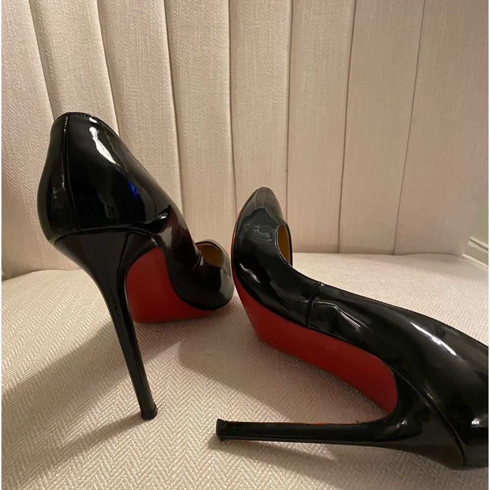 Christian Louboutin Pigalle Plato 100 Patent Leather Pumps